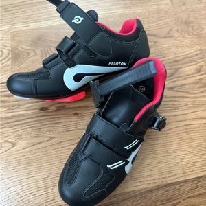 Peloton Cycling Shoes - size 9/41